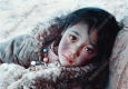 艾軒油畫(huà)作品_側(cè)臥的西藏小女孩_高清大圖下載