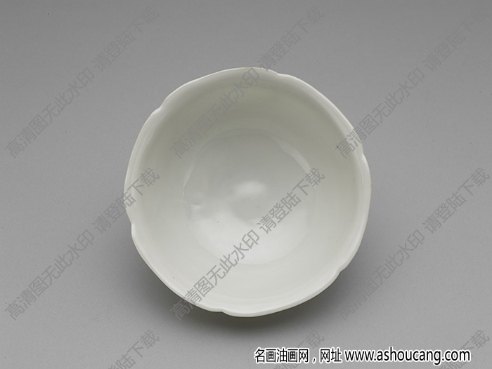 明永樂(lè) 甜白暗花菱花式茶鐘 高清大圖下載